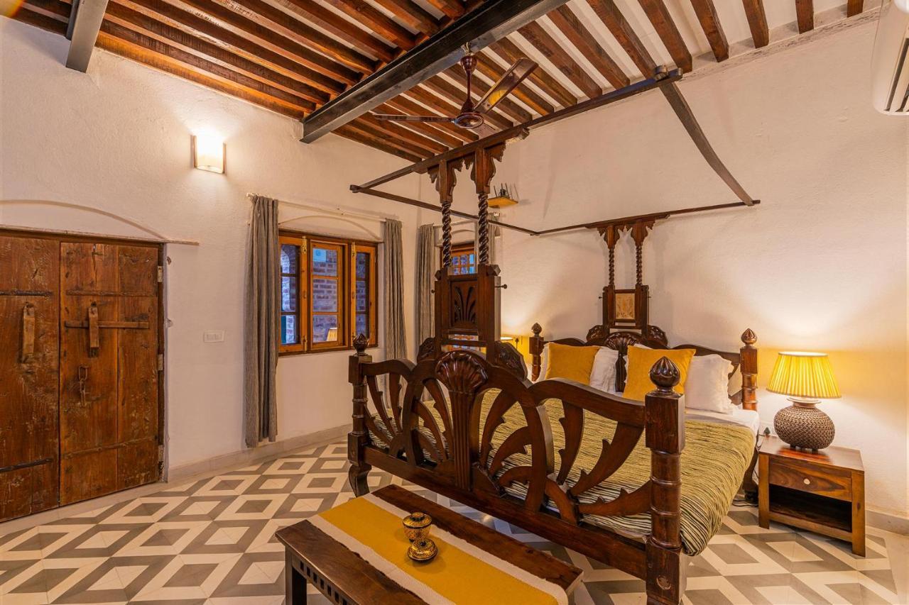 Stayvista'S Peepal Haveli - Rustic Kothi With Terrace, Breathtaking View & Bonfire Narainpur  Екстер'єр фото